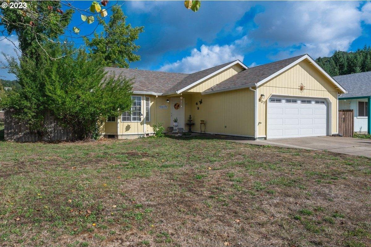 Ne Sherman St, Sheridan, OR 97378