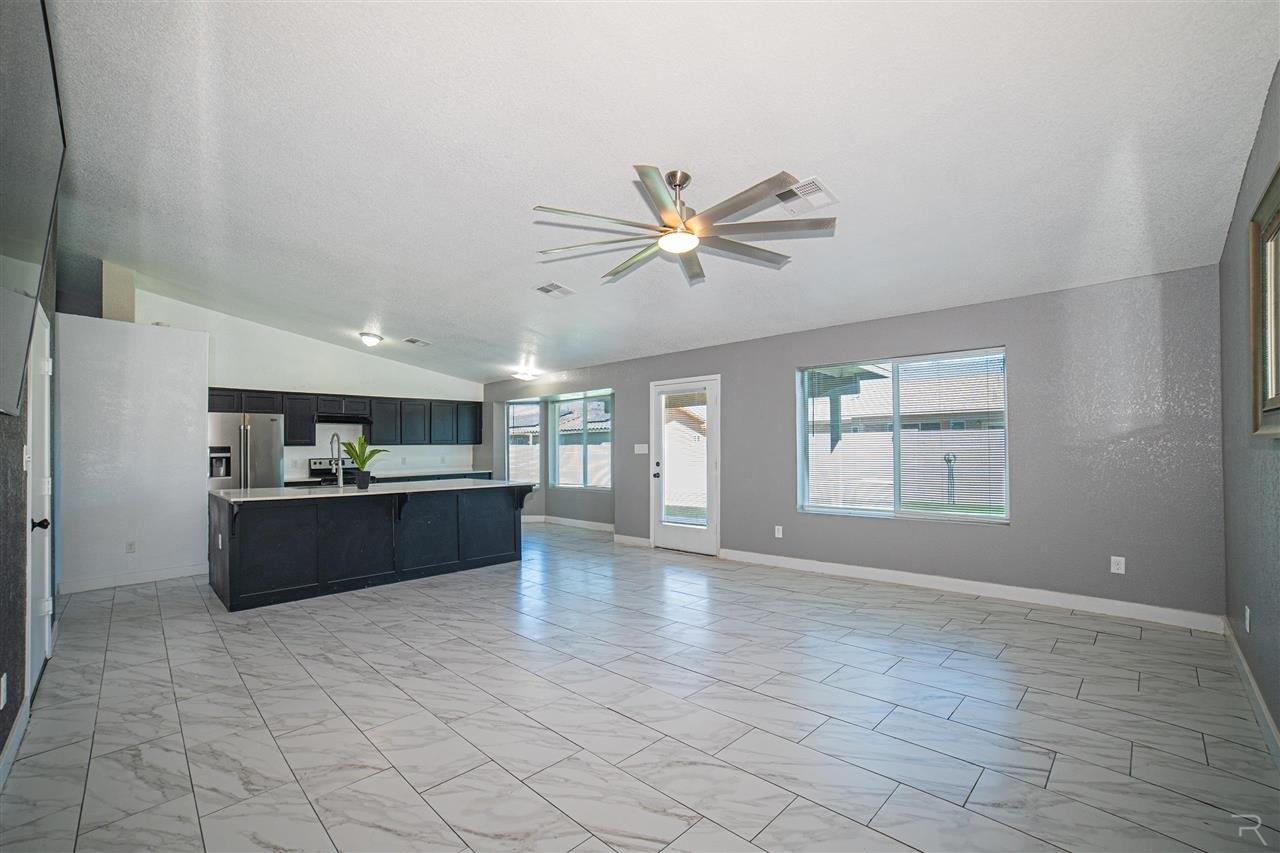 E 42nd Ln, Yuma, AZ 85365