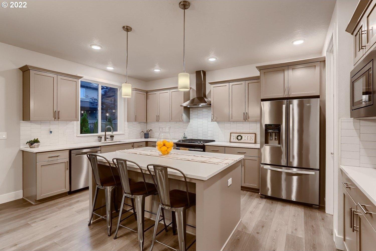 Sw Heron Lakes Dr, Sherwood, OR 97140