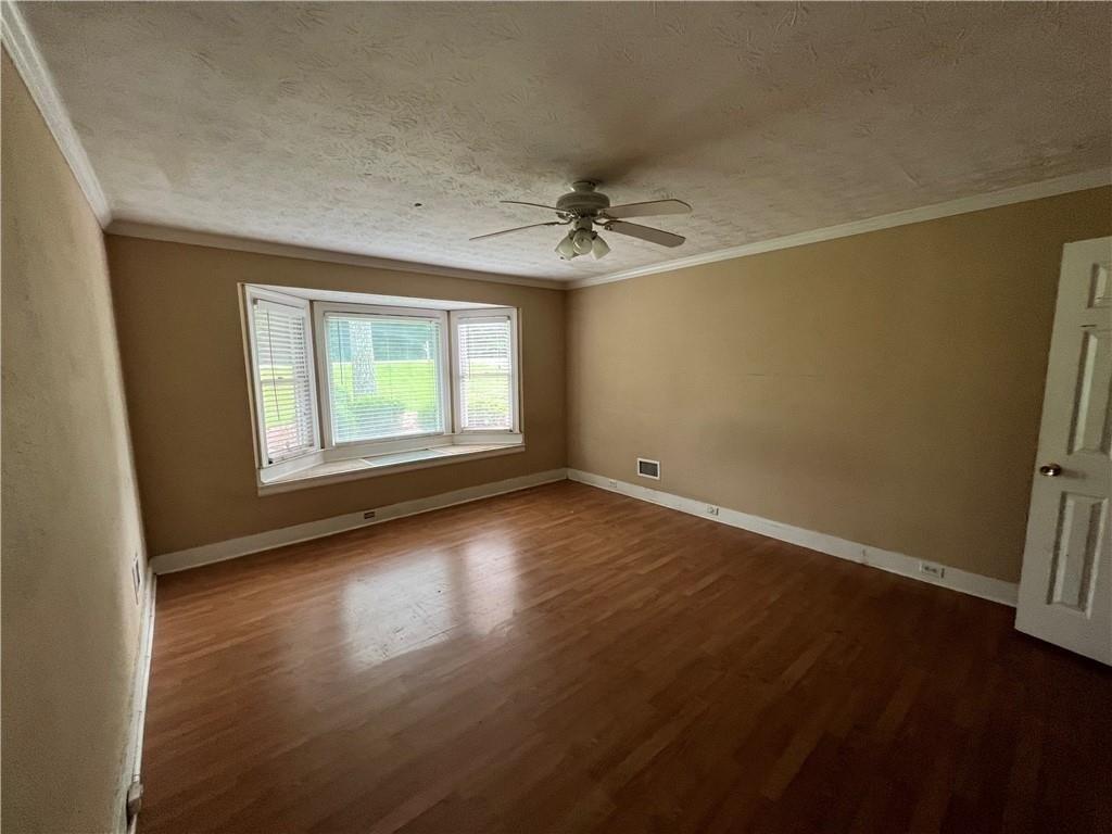 Laurel Falls Dr, Snellville, GA 30039
