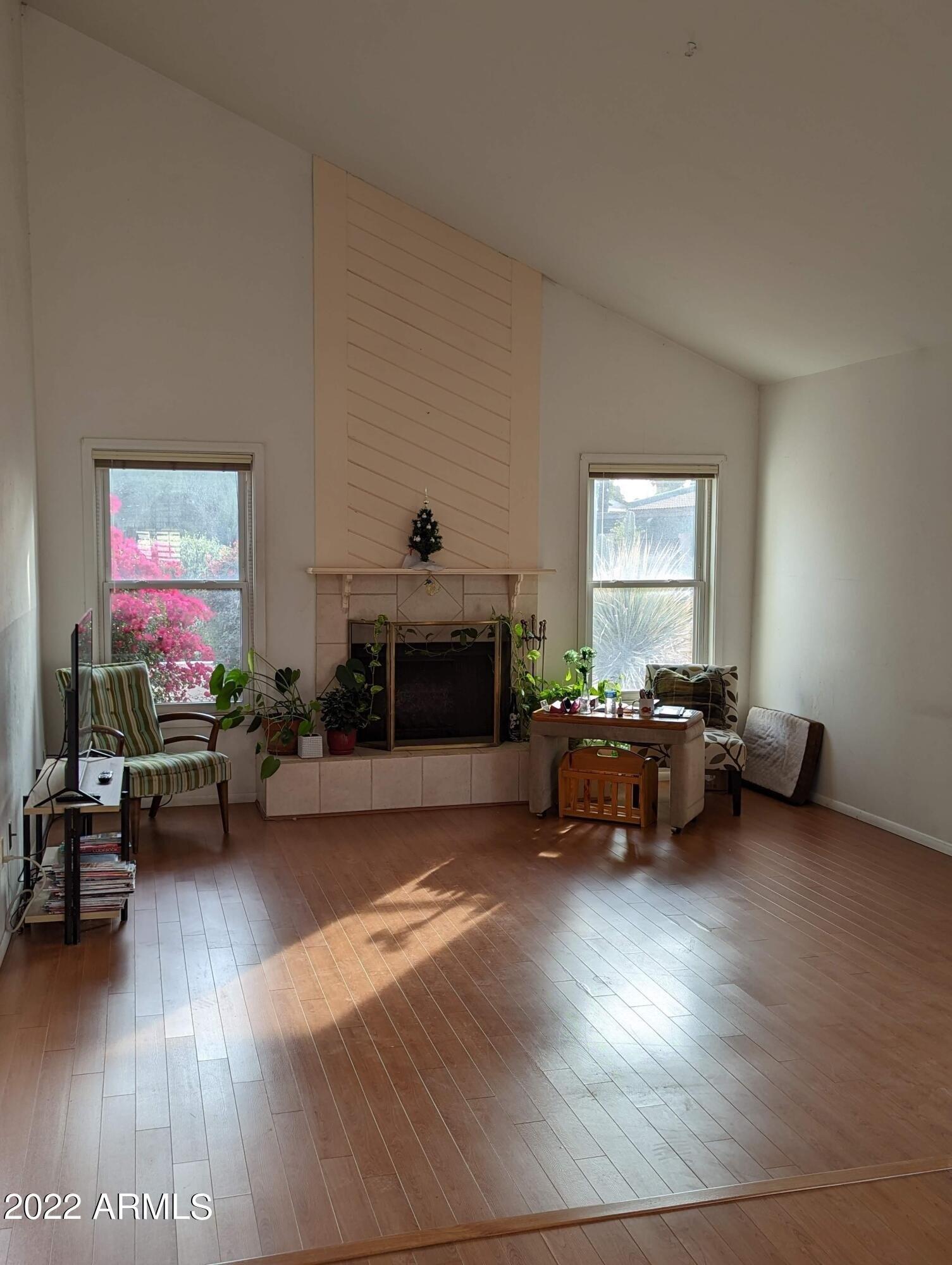 E Cambridge Ave, Phoenix, AZ 85008