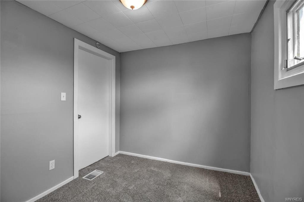 Mang Ave, Buffalo, NY 14217