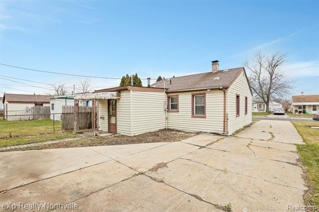 Grant St, Riverview, MI 48193