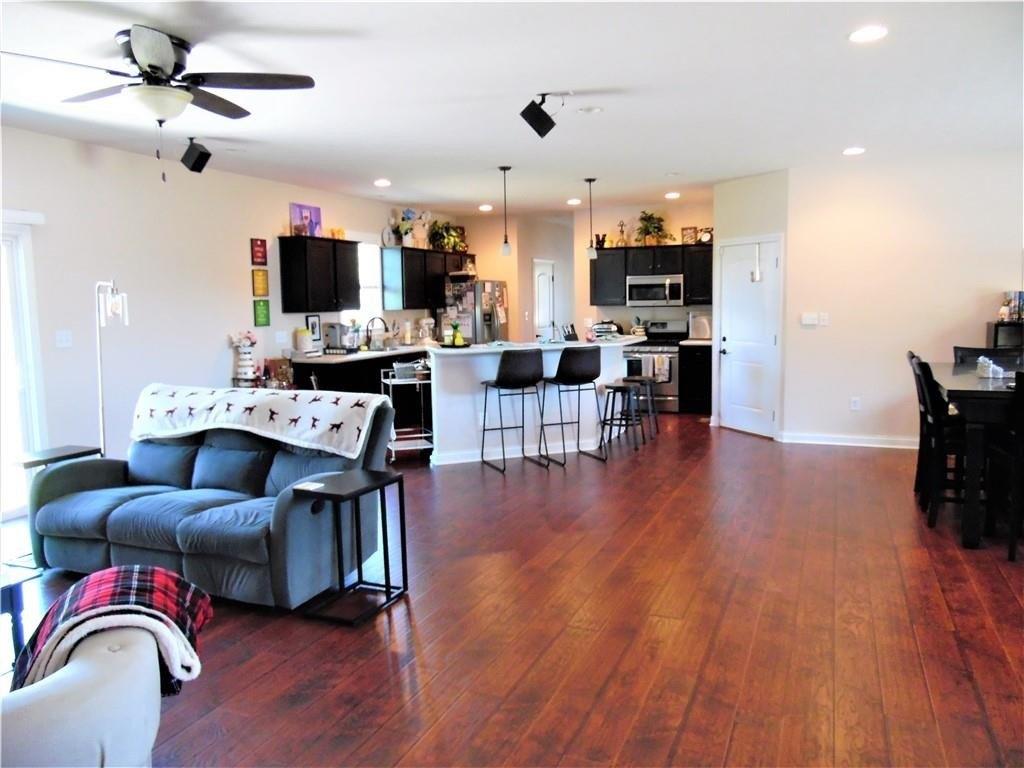 W Stonehaven Ln, New Palestine, IN 46163