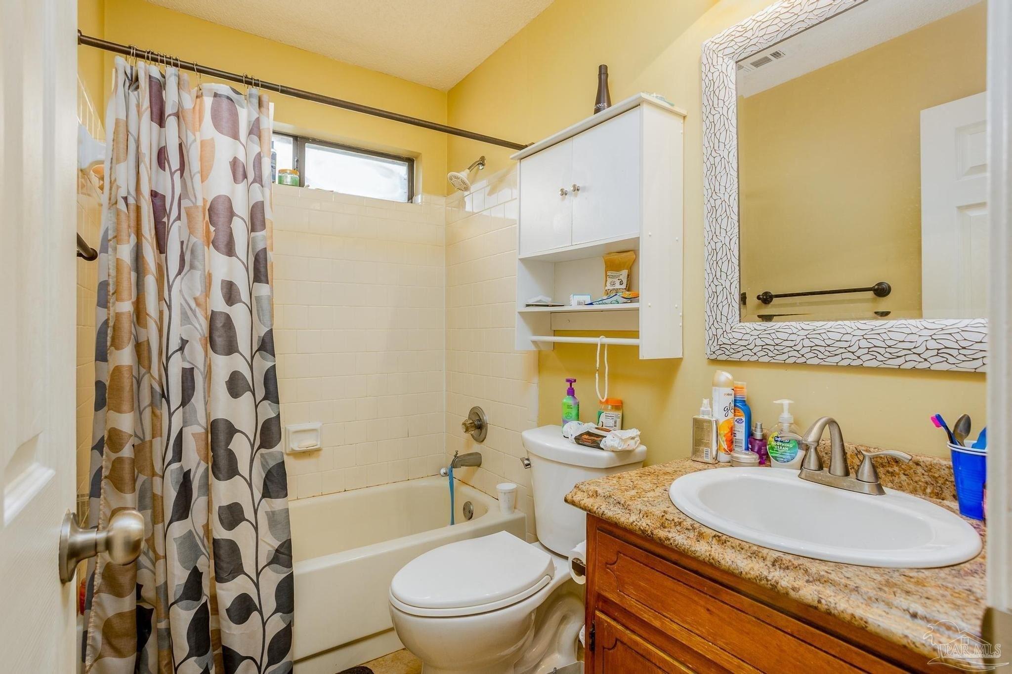 Greenwell St, Pensacola, FL 32526