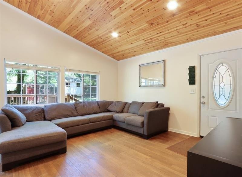 Dove Way, Decatur, GA 30033