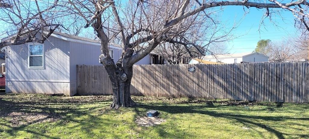 Coral Rd, Azle, TX 76020