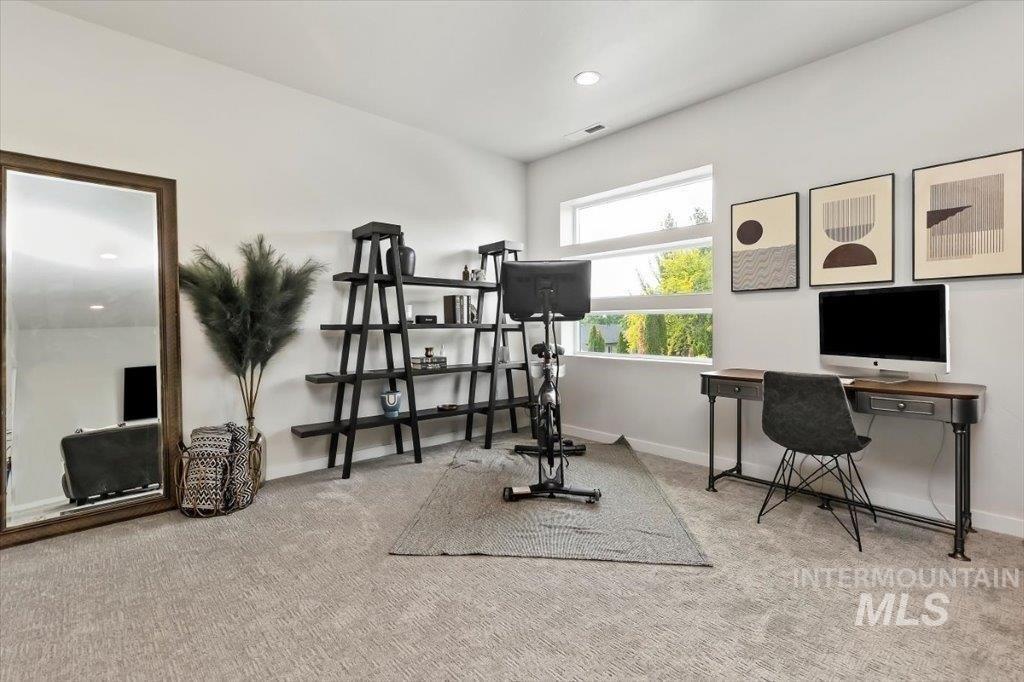 E Bissett St, Meridian, ID 83642