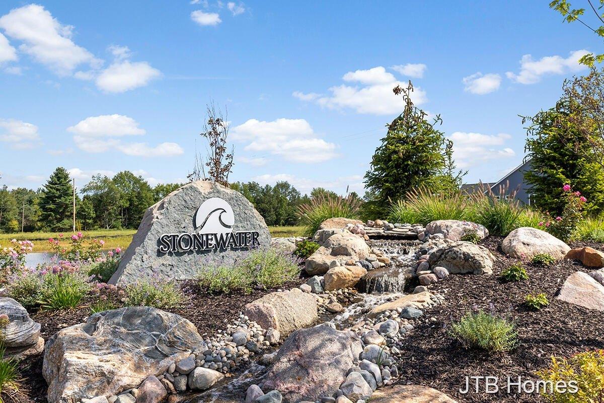 Riverton Rd, Grand Haven, MI 49417