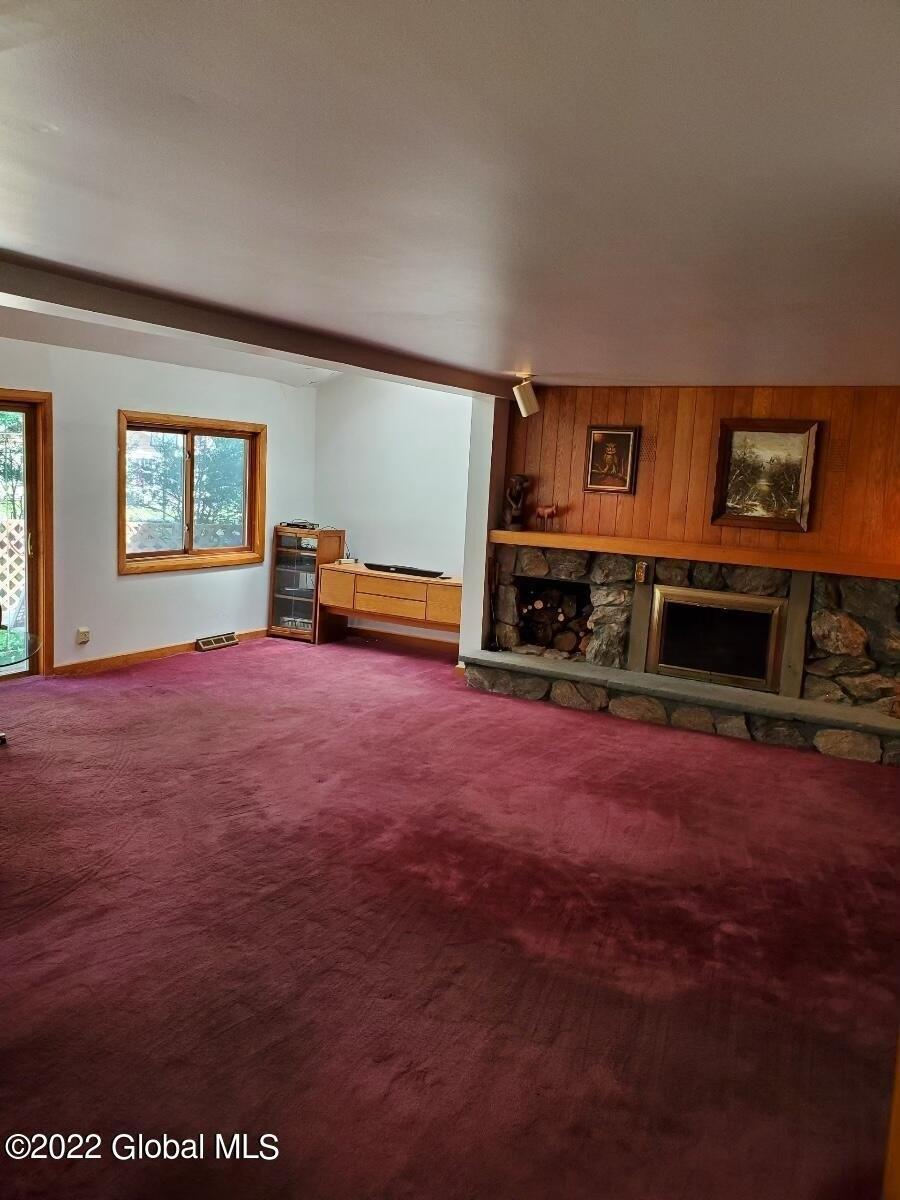 Chestnut Hill Rd N, Albany, NY 12211