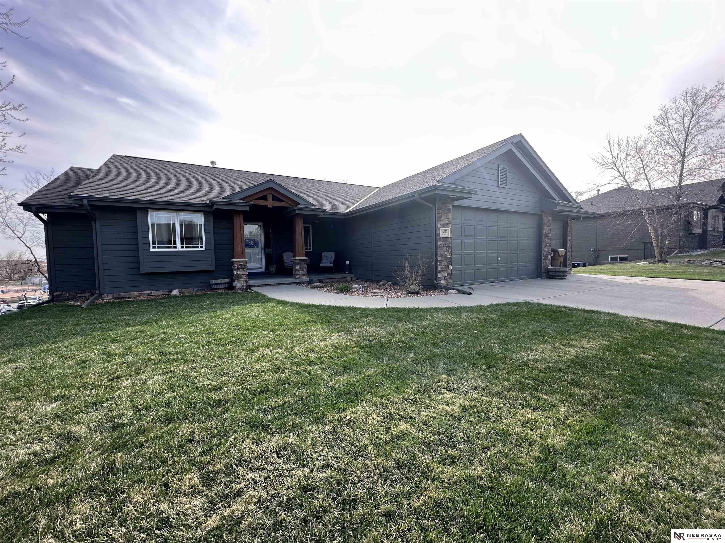 N 2nd St, Bennington, NE 68007