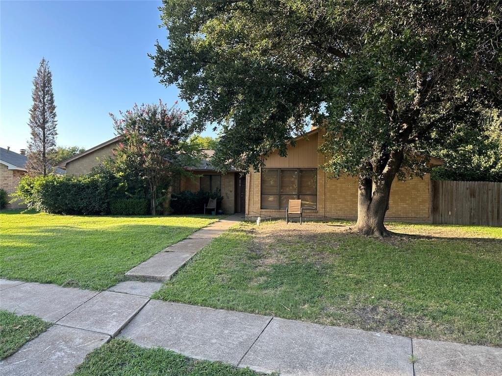 Ellington Dr, Mesquite, TX 75150