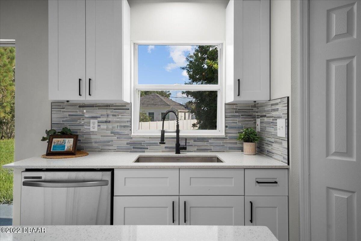 Londonderry Cir Se, Palm Bay, FL 32909