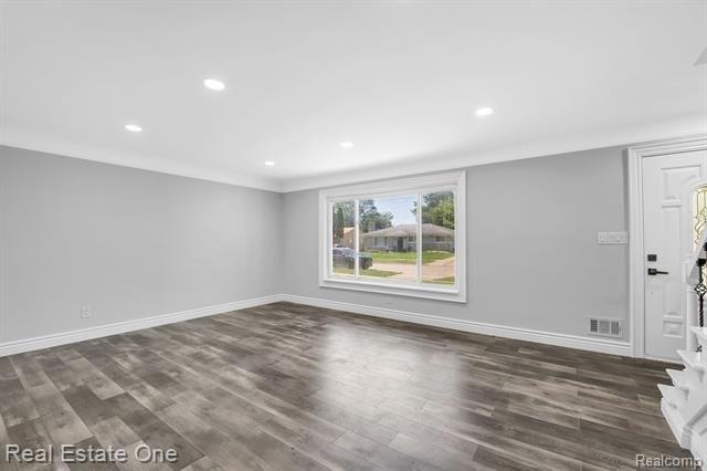 Brooklawn Dr, Dearborn Heights, MI 48127
