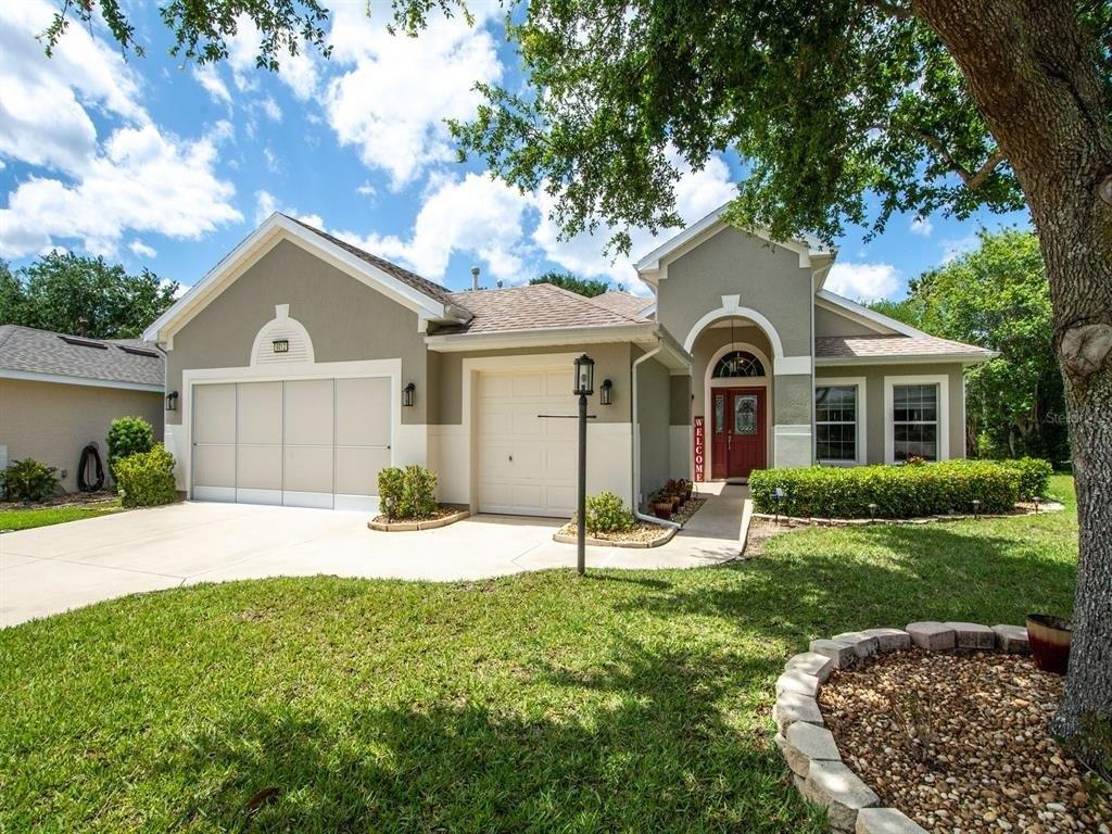Armada St, Tavares, FL 32778