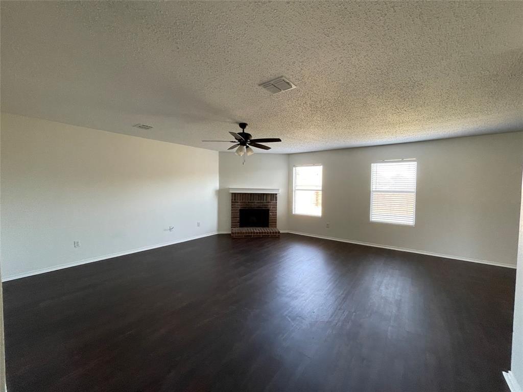 Cesareo Dr, Grand Prairie, TX 75052