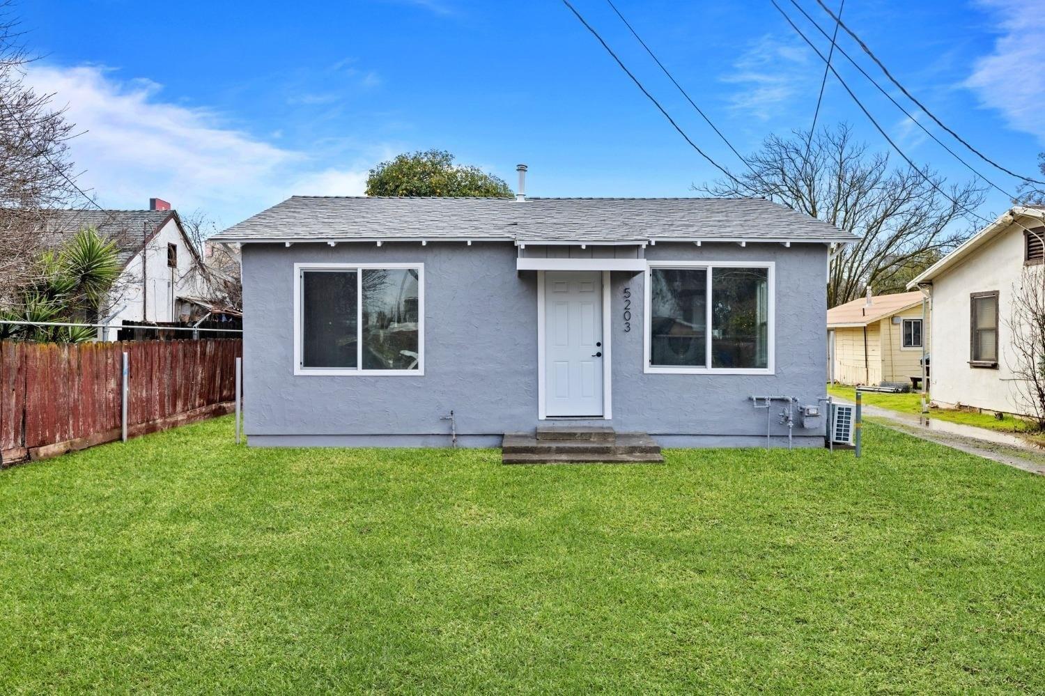 W Mission Ave, Fresno, CA 93722