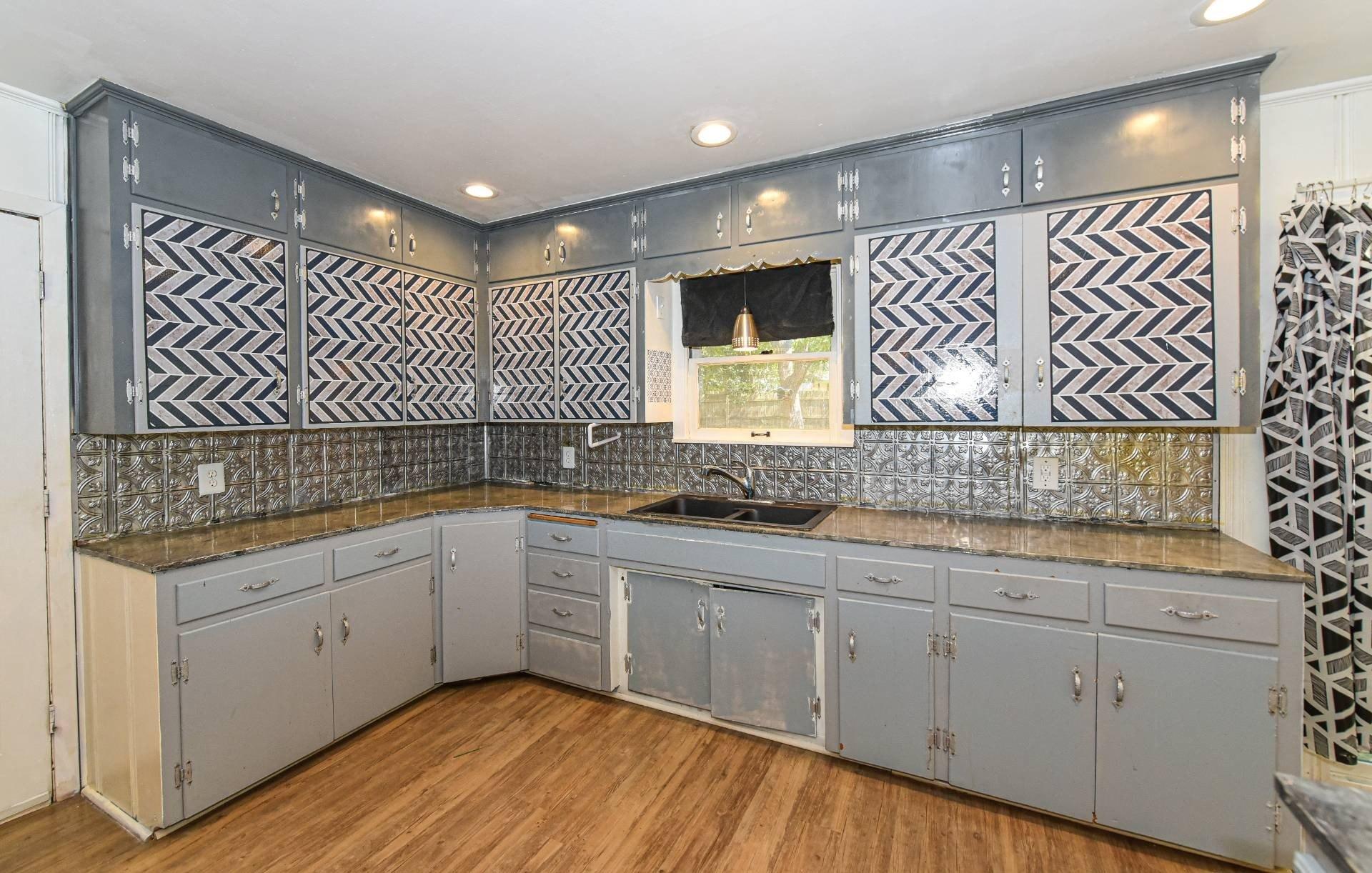 E Walker Ave, Temple, TX 76501