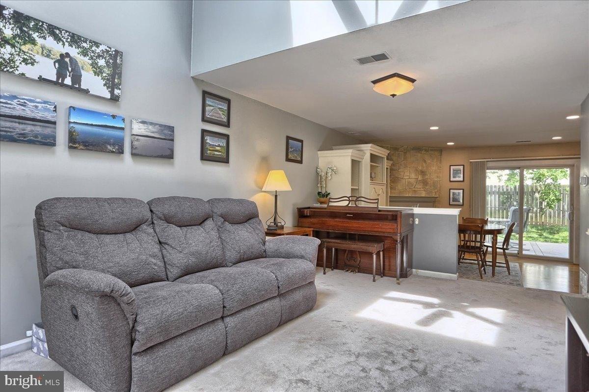 Grouse Dr, Harrisburg, PA 17111