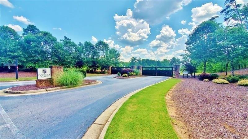 Bluewater Blvd, Gainesville, GA 30506