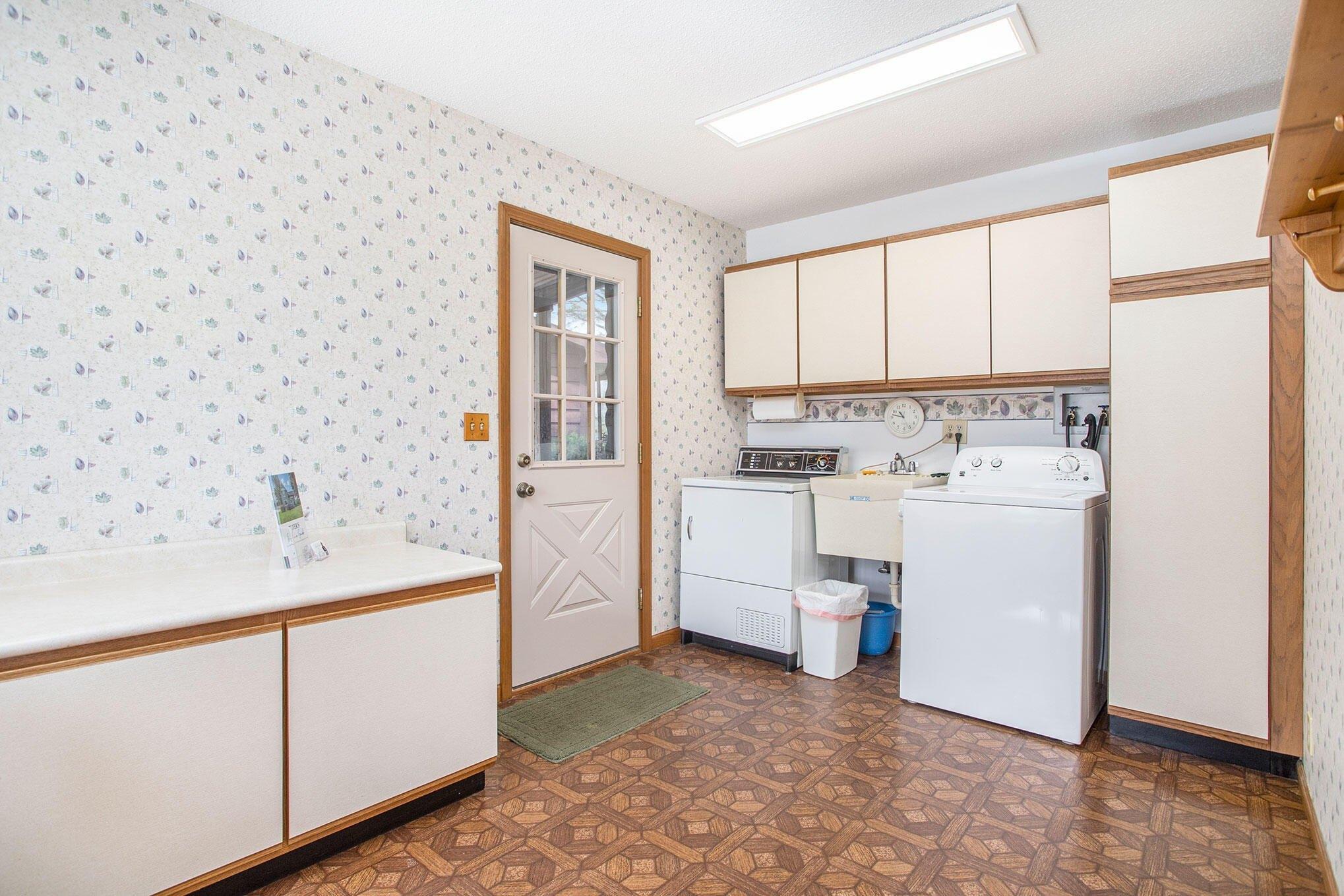 Pleasant St, Dowagiac, MI 49047