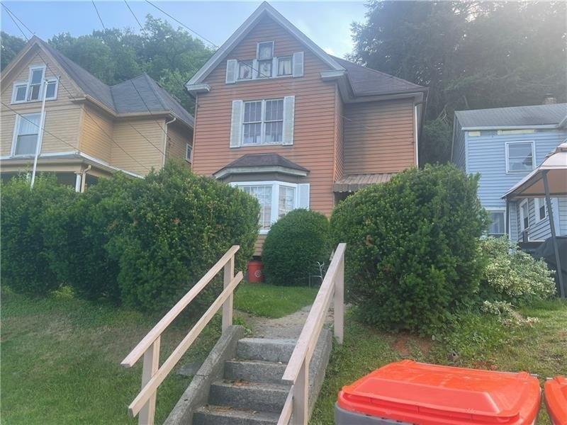 Bridge St, Beaver Falls, PA 15010