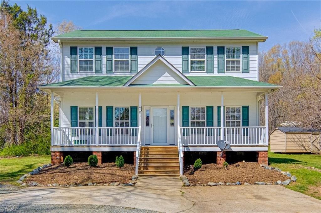Diana Dr, Thomasville, NC 27360