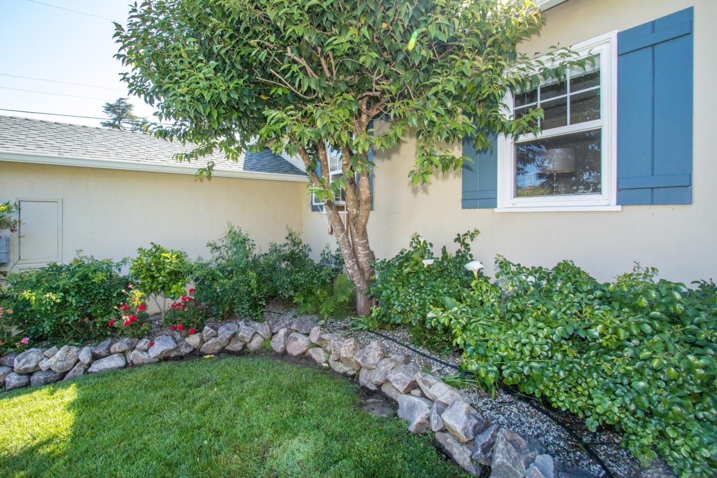 Hobart Ave, San Mateo, CA 94402