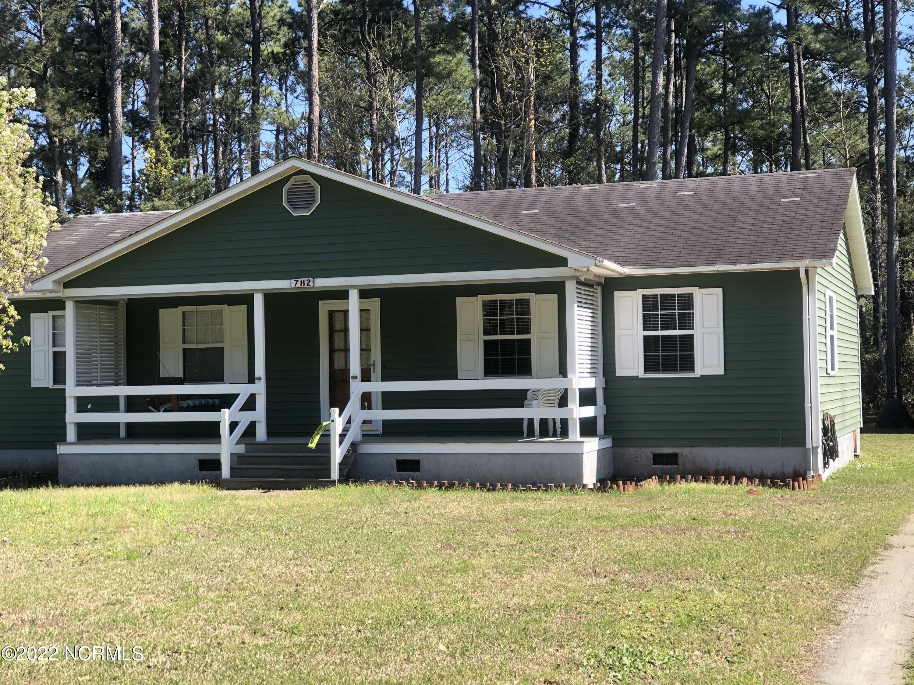 Straits Rd, Gloucester, NC 28528