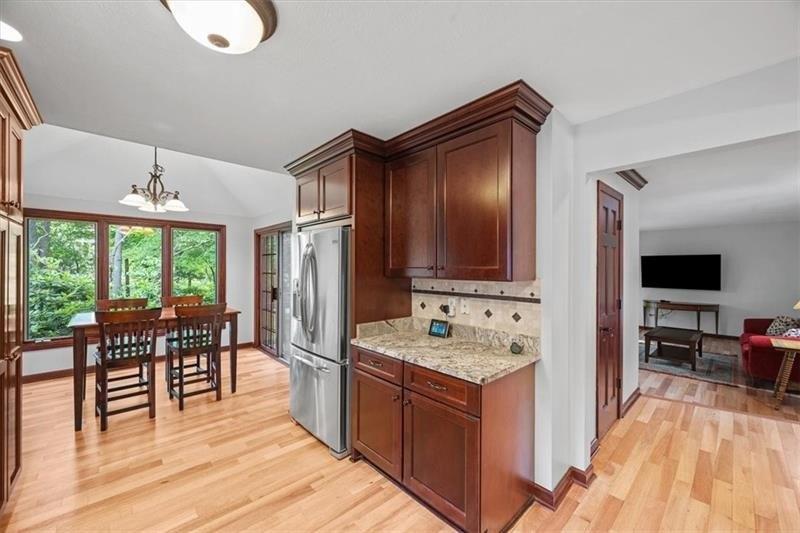 Village Dr, Cranberry Township, PA 16066