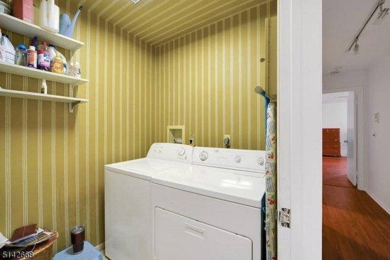 Cerone Ct, West Orange, NJ 07052