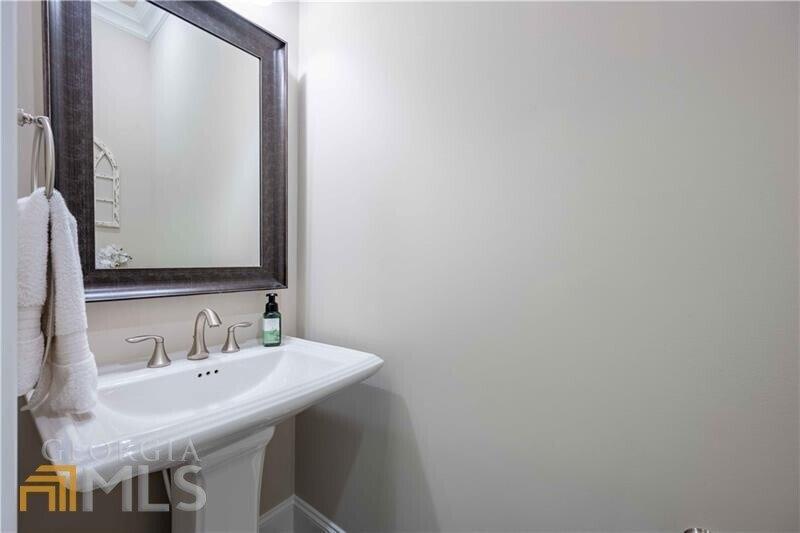 Cogburn Overlook, Alpharetta, GA 30004
