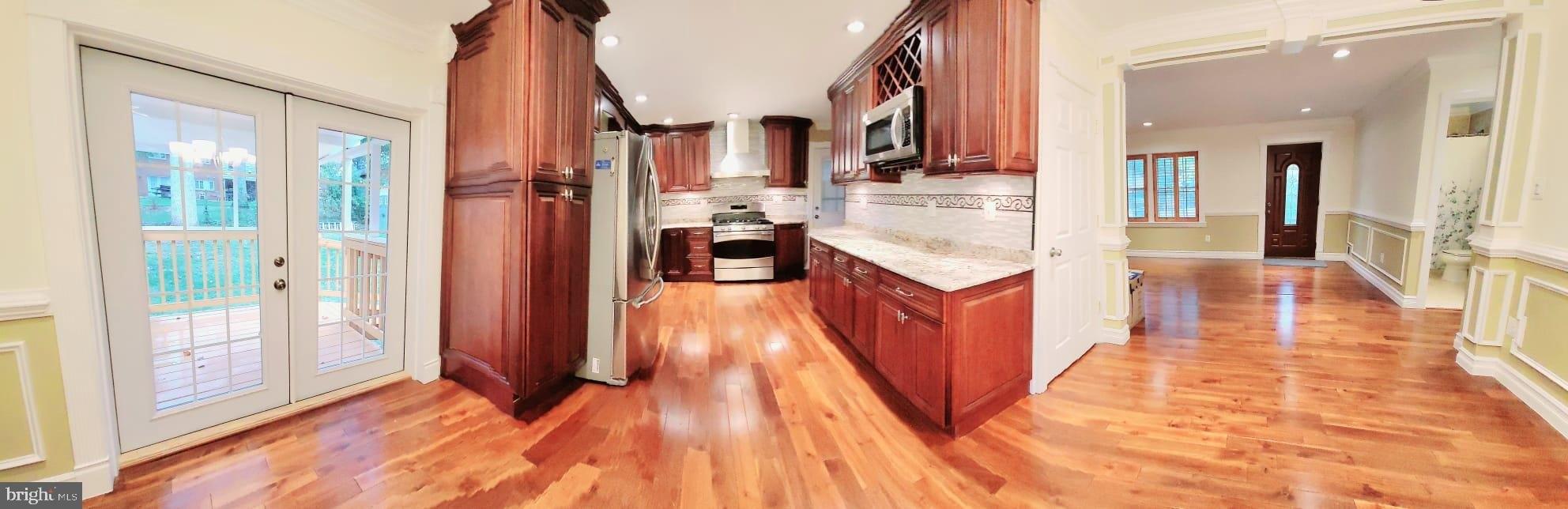 Easton Dr, Springfield, VA 22151