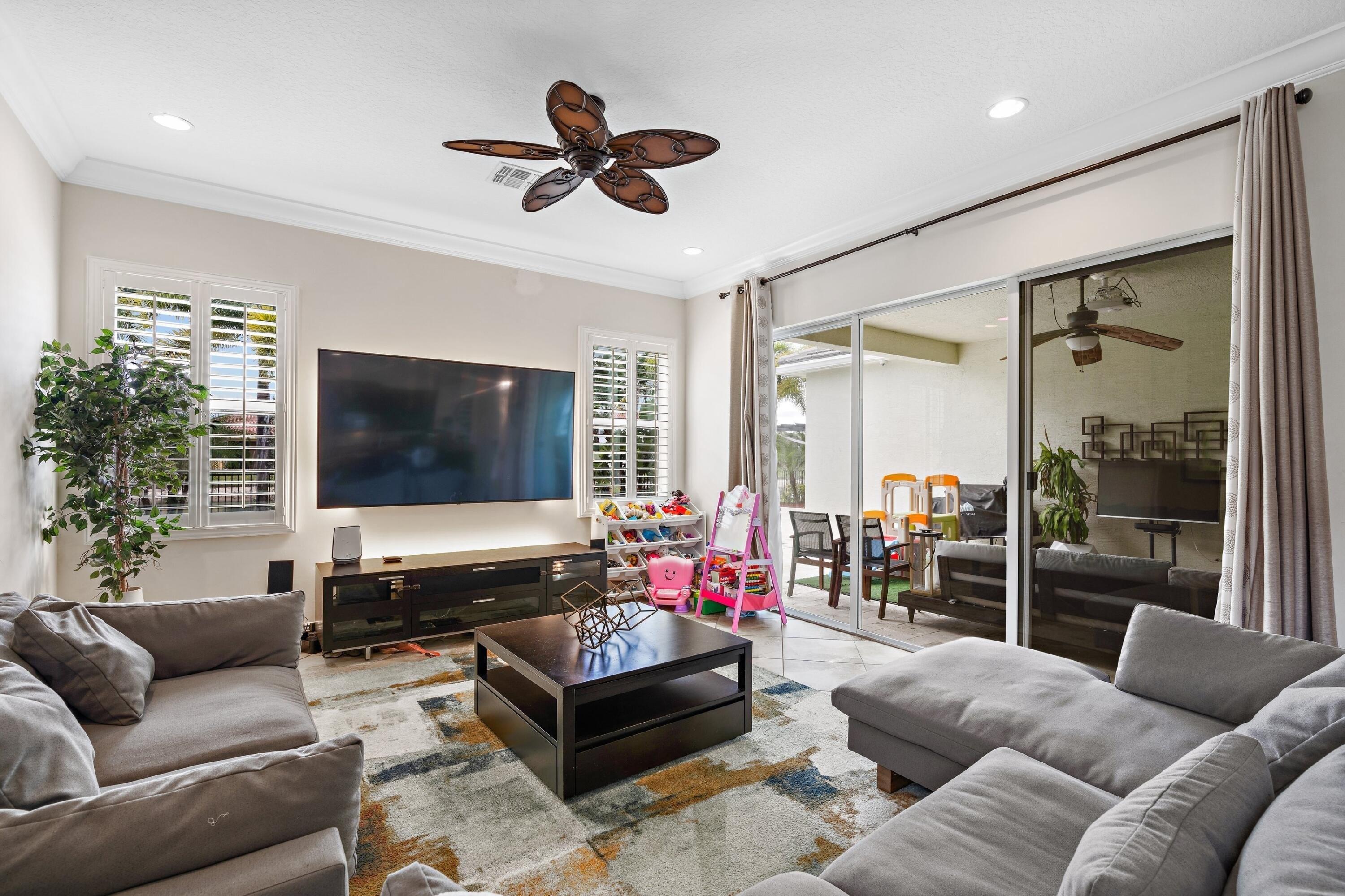 Vicara Ct, West Palm Beach, FL 33411