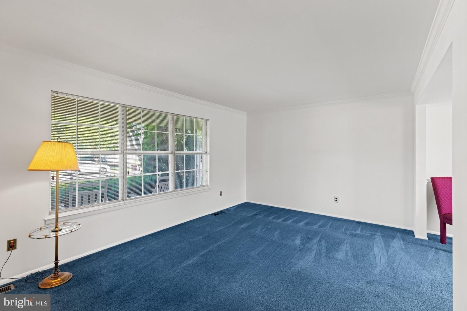 Hollow Branch Ln, Yardley, PA 19067