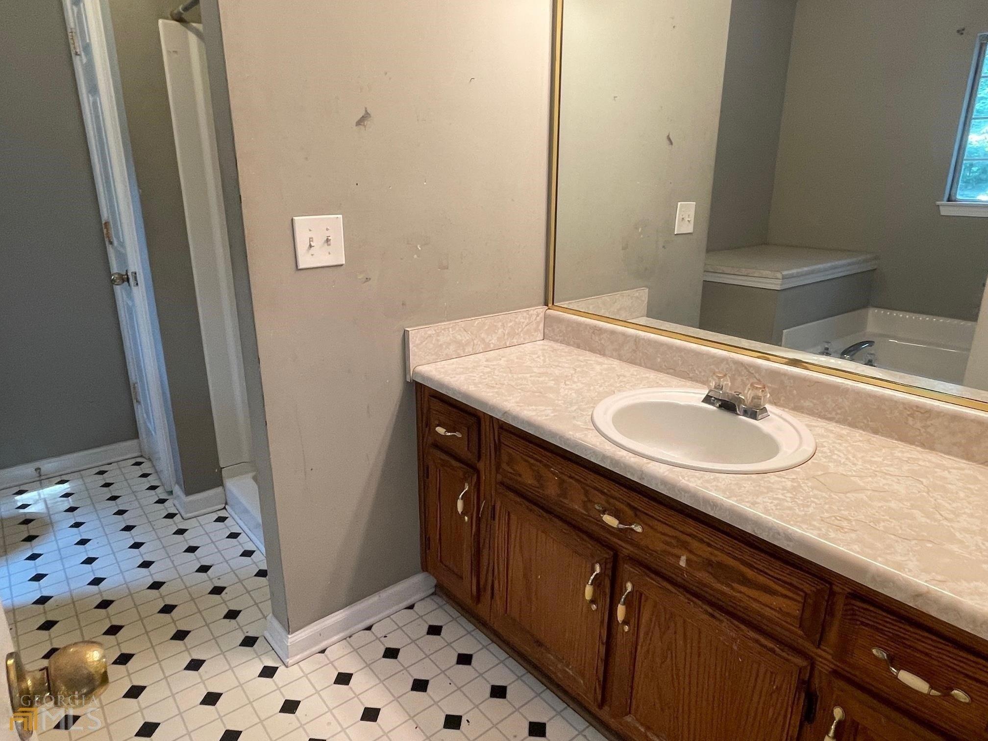 Babbling Brook Dr, Jonesboro, GA 30236