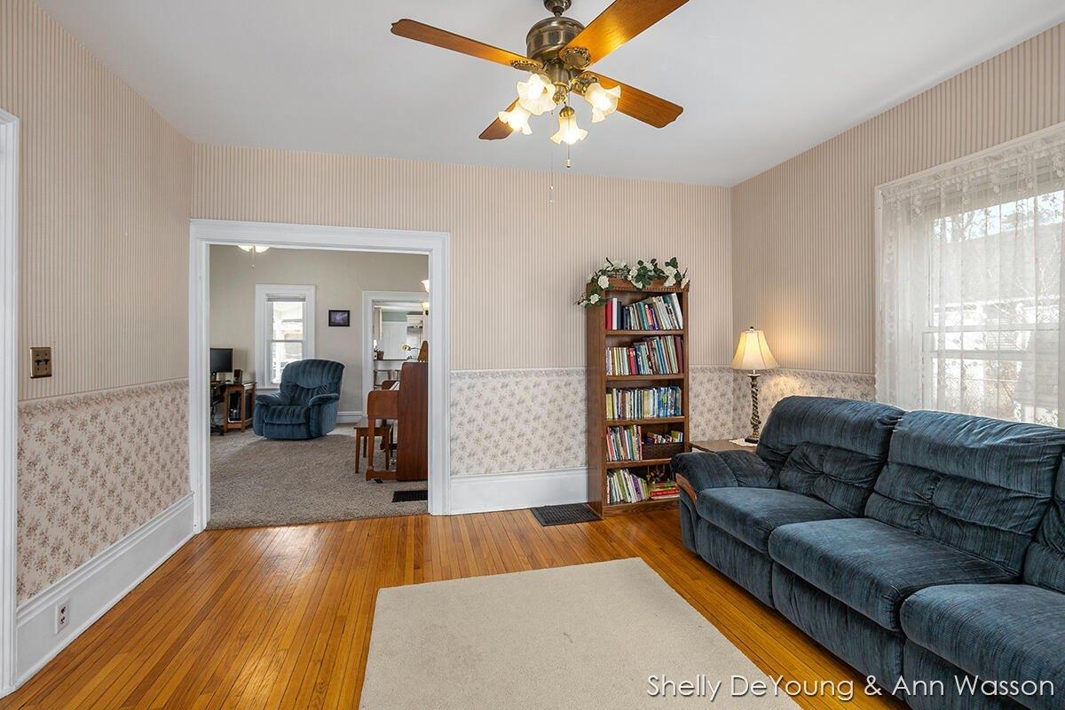 W Washington St, Greenville, MI 48838