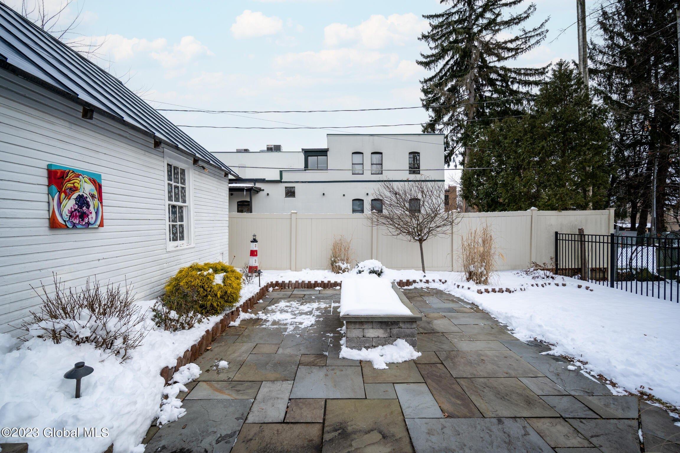 Van Dorn St, Saratoga Springs, NY 12866