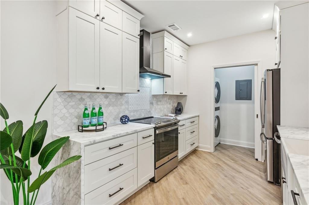Pembrooke Cir, Alpharetta, GA 30004
