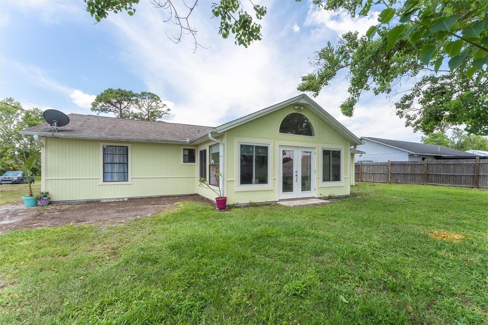 Queen Palm Dr, Edgewater, FL 32141