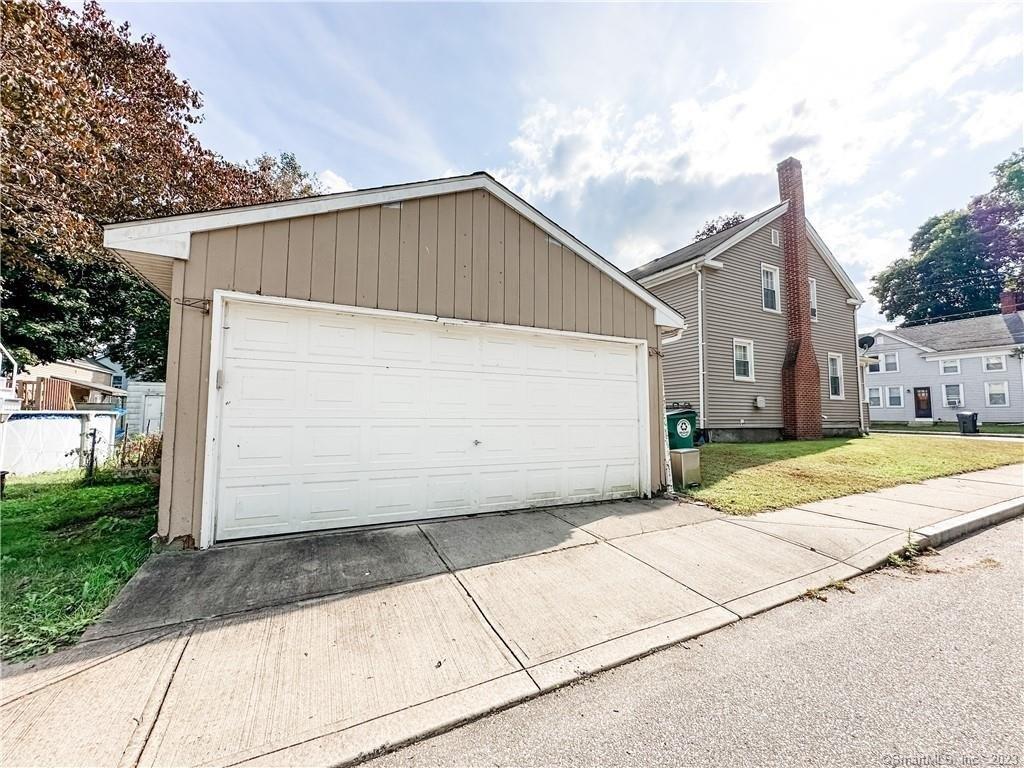 Park Dr, Baltic, CT 06330