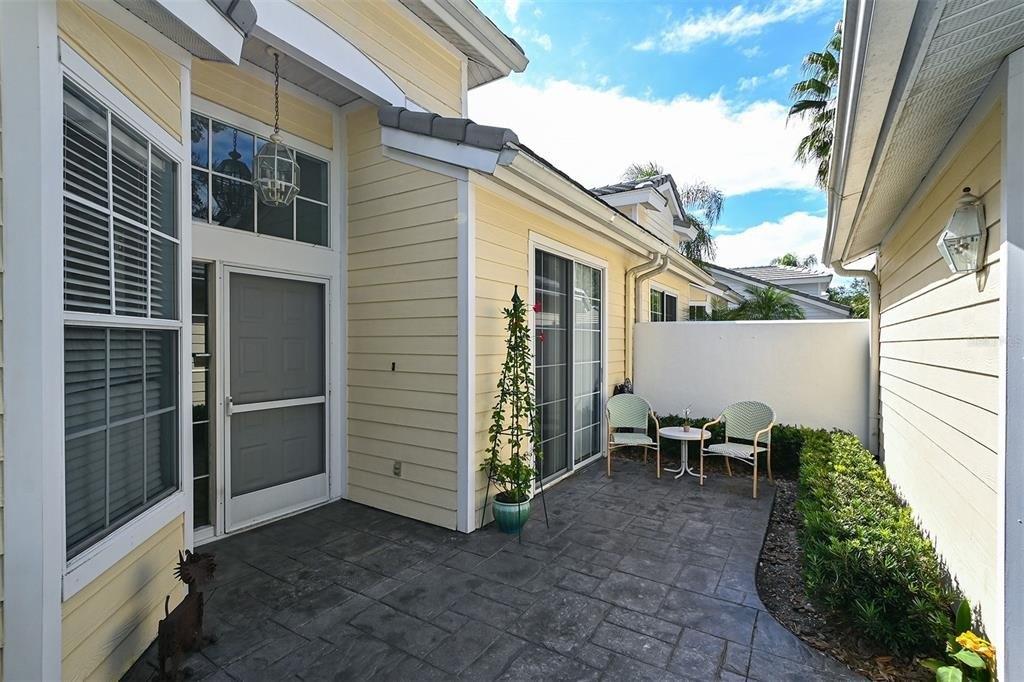 Whitebridge Gln, University Park, FL 34201