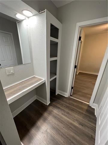 E Oak St, Rich Hill, MO 64779