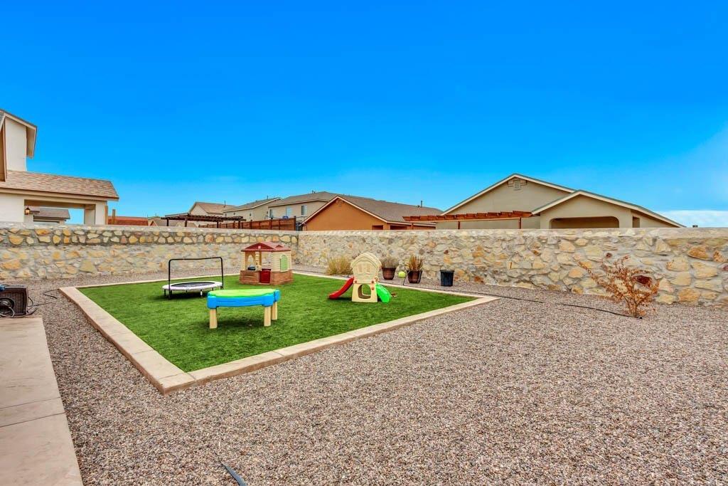 Orsten Artis Ave, El Paso, TX 79938