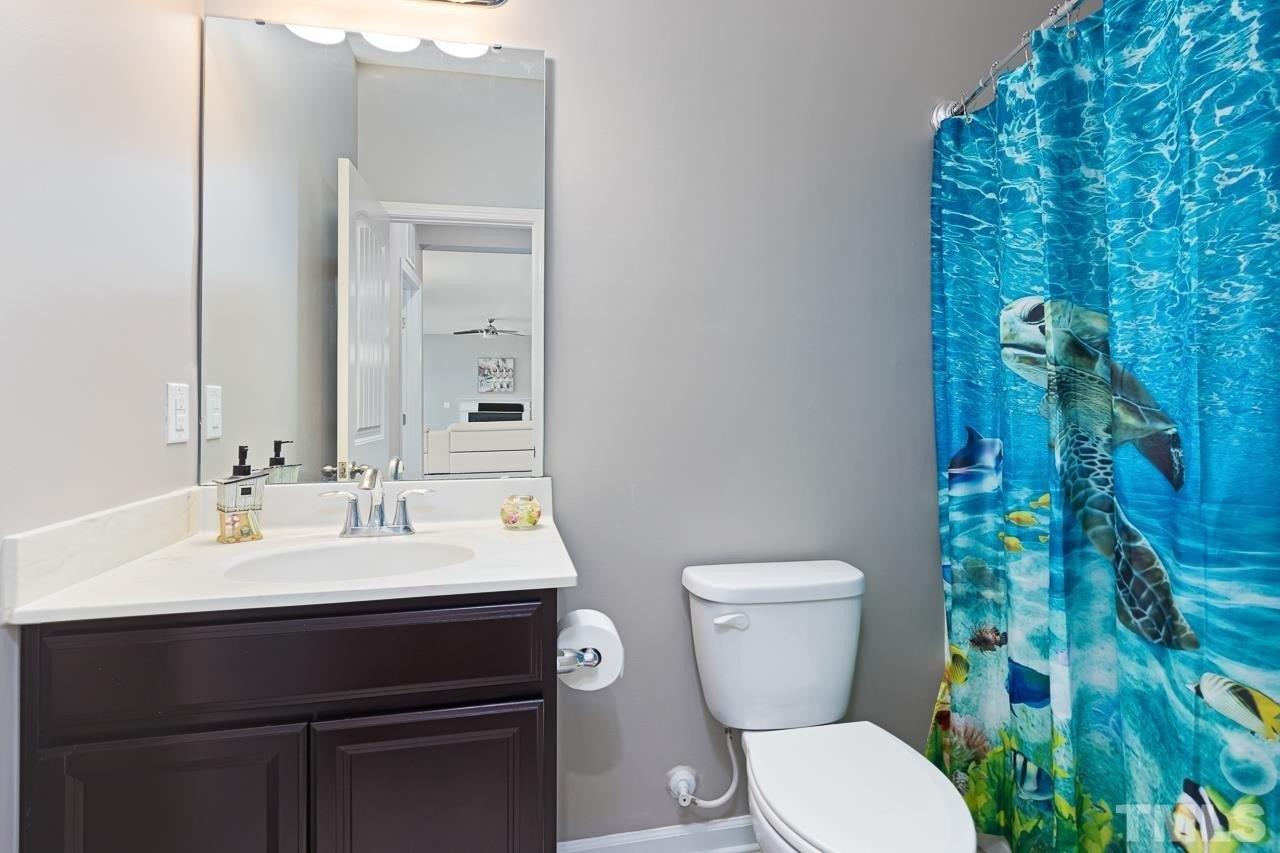 Teal Lake Dr, Holly Springs, NC 27540