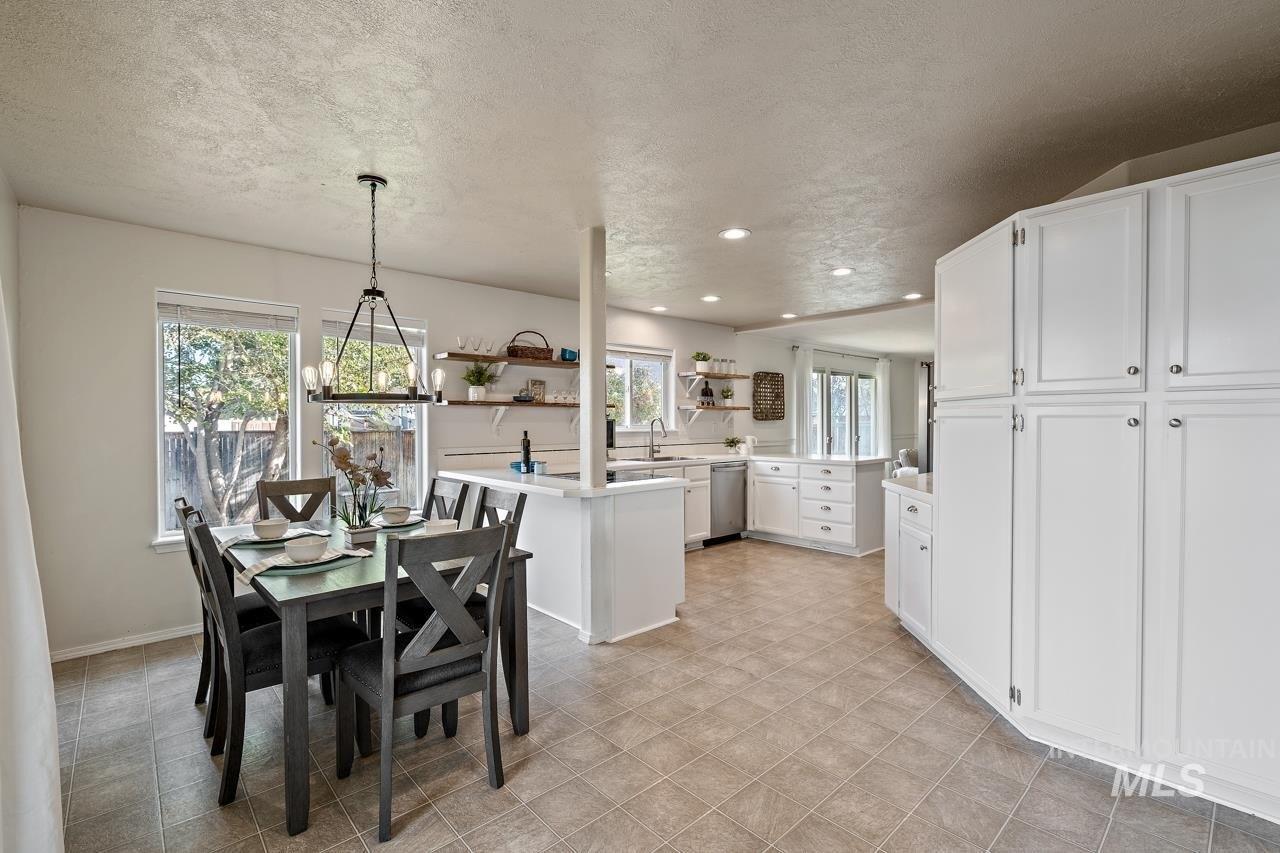 S Lodestone Ave, Meridian, ID 83642