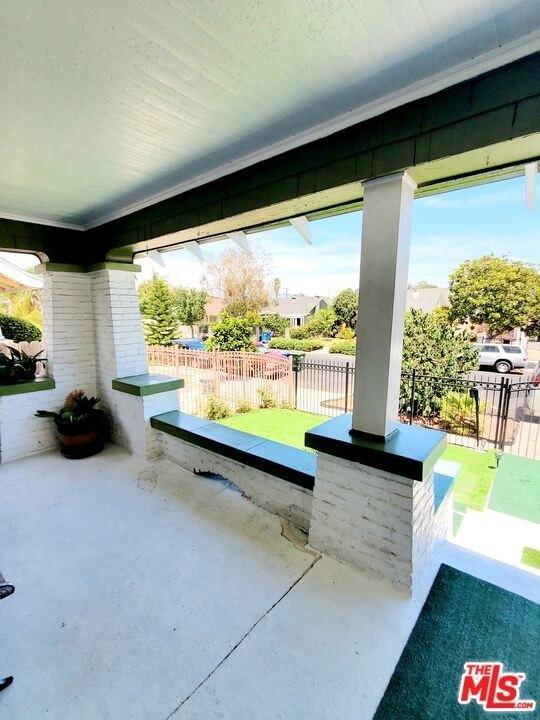 N Serrano Ave, Los Angeles, CA 90004