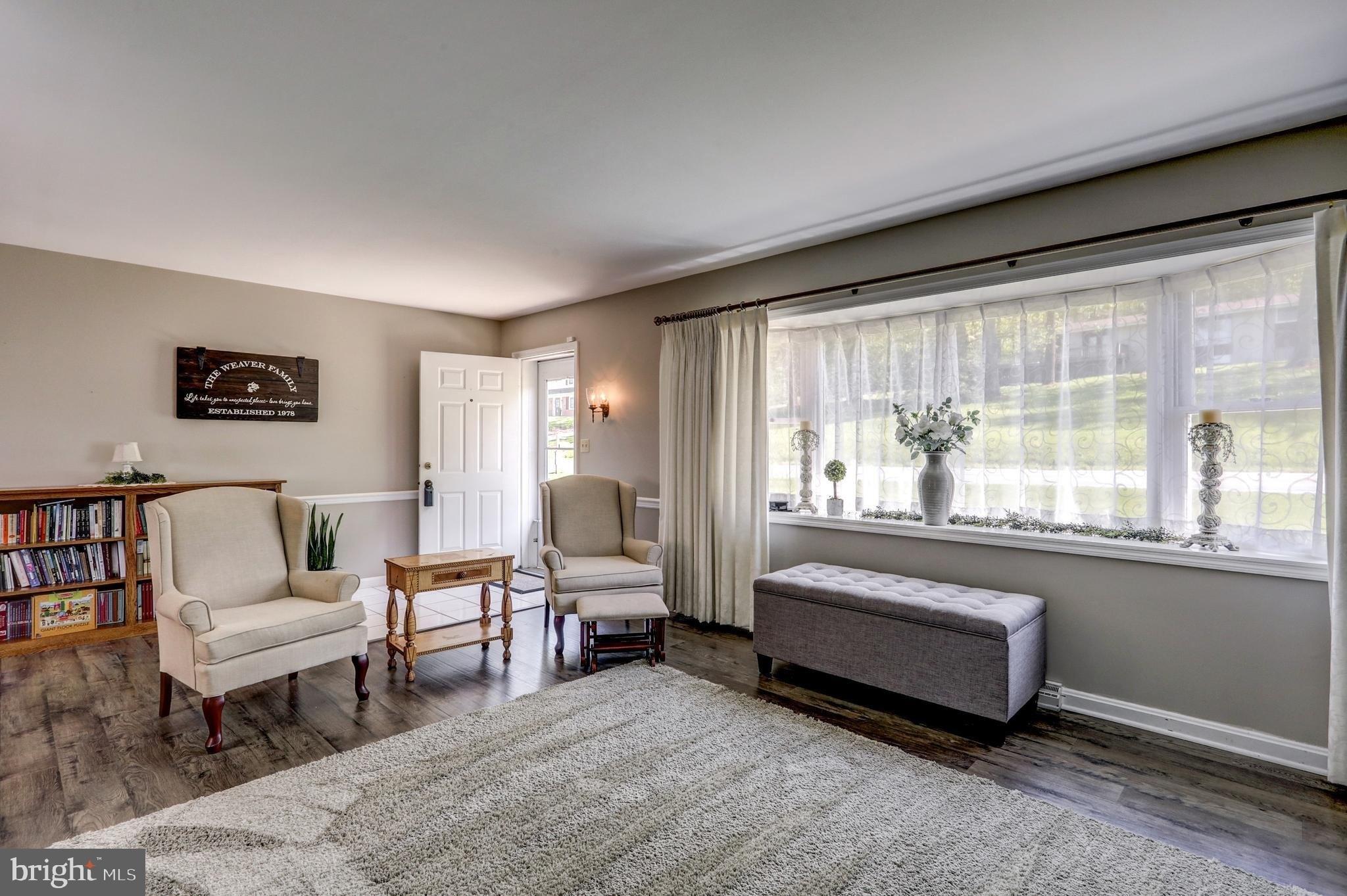 Edgewood Dr, New Holland, PA 17557