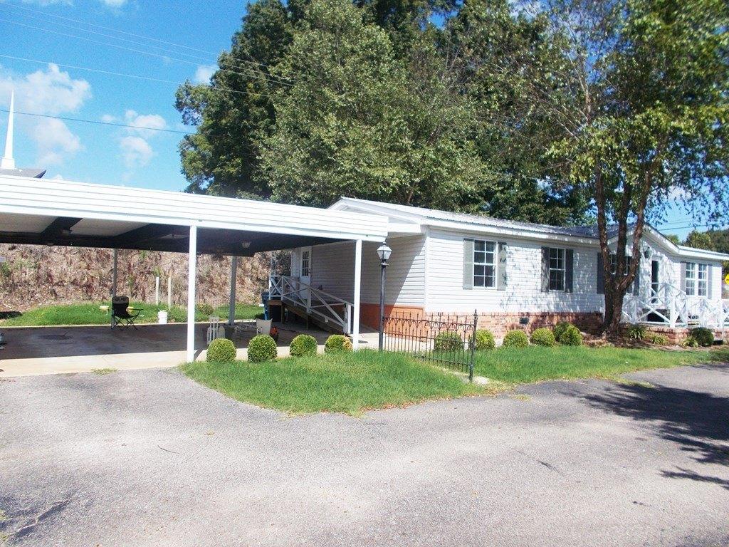 Broad St, Bruceton, TN 38317
