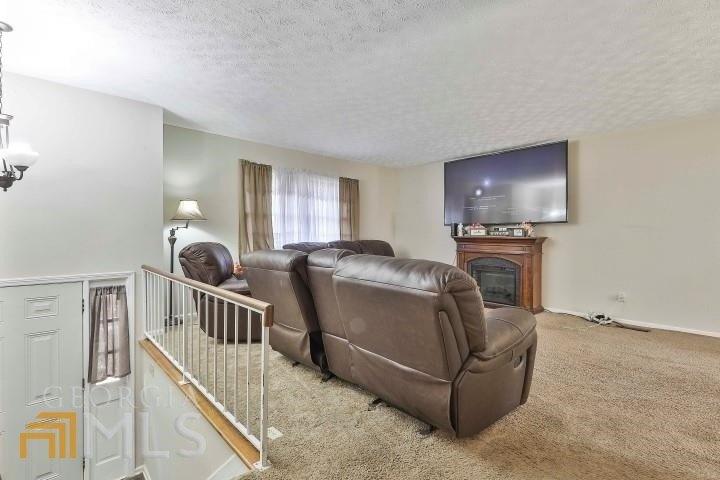 Lynn Cir, Newnan, GA 30263